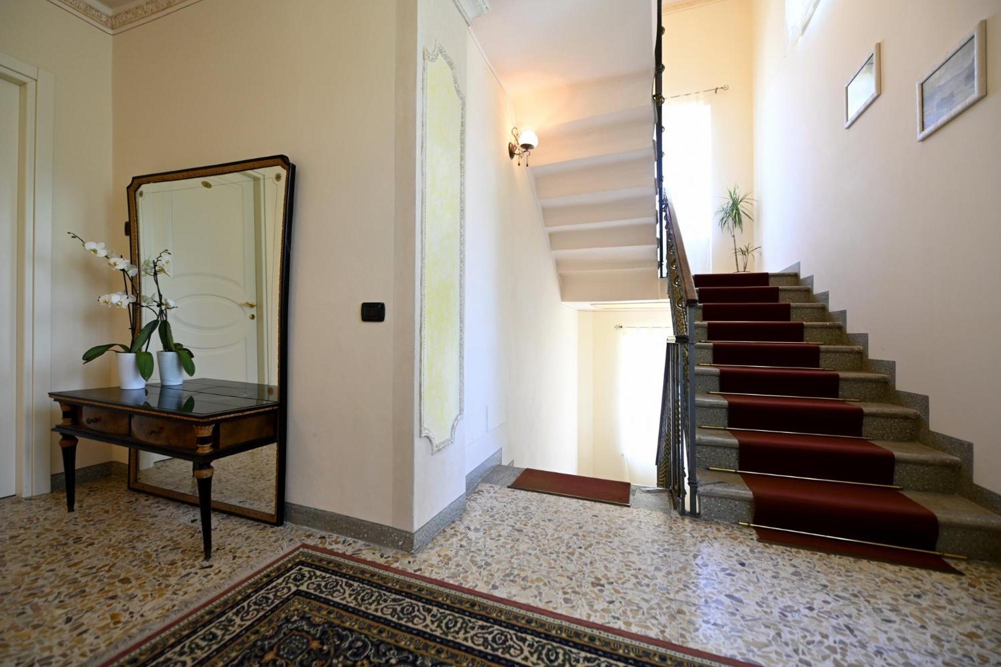 Residenza Villa Maria Roncola Exteriör bild