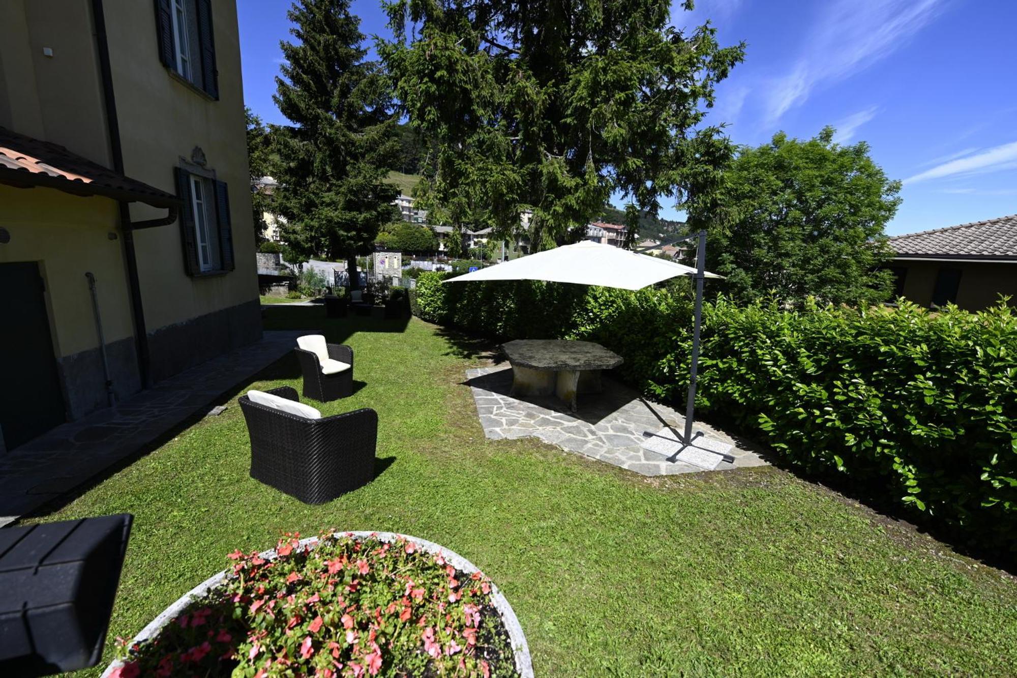 Residenza Villa Maria Roncola Exteriör bild
